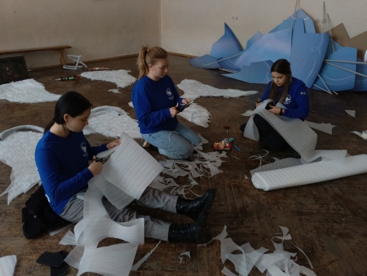 Волонтёры Победы помогают православной гимназии в Калуге